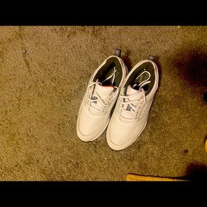 Size 4 men youth foot-joy fury golf shoes